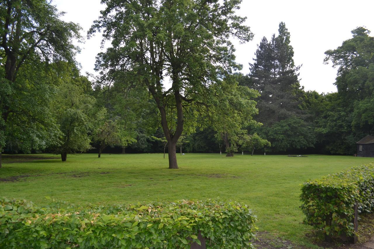 Hotel Gilwell Park Chingford Exterior foto
